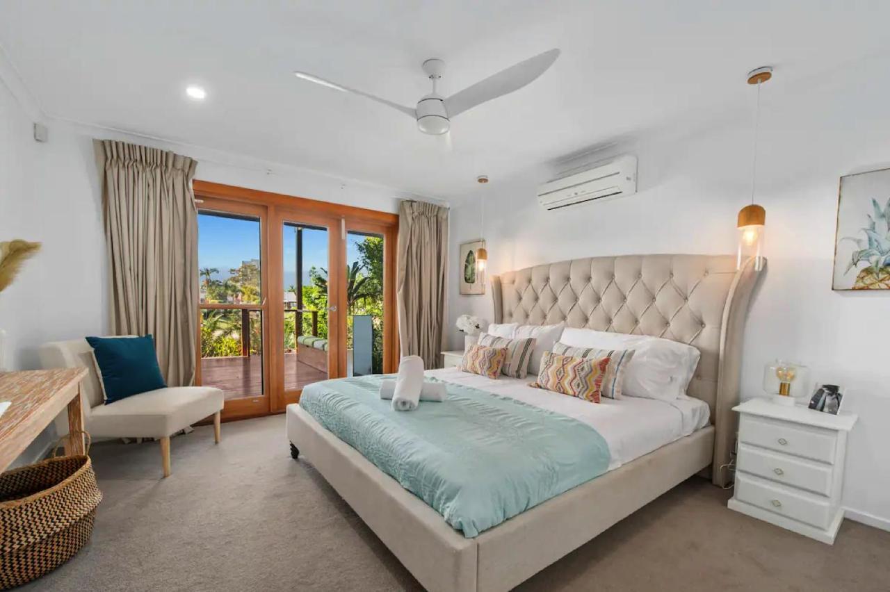 Broadbeach Bungalow - Heated Pool - Sleeps 7 Gold Coast Exterior photo