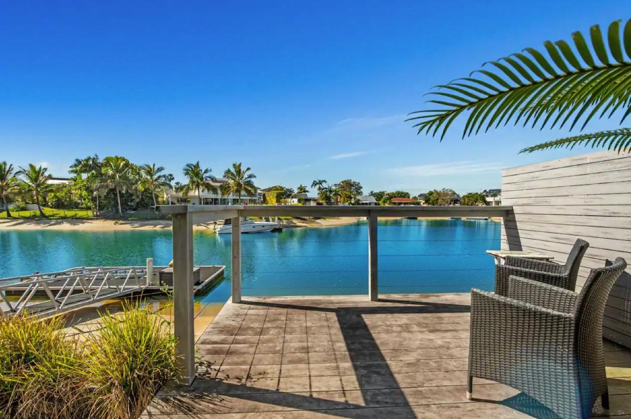 Broadbeach Bungalow - Heated Pool - Sleeps 7 Gold Coast Exterior photo
